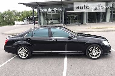 Седан Mercedes-Benz S-Class 2006 в Львове