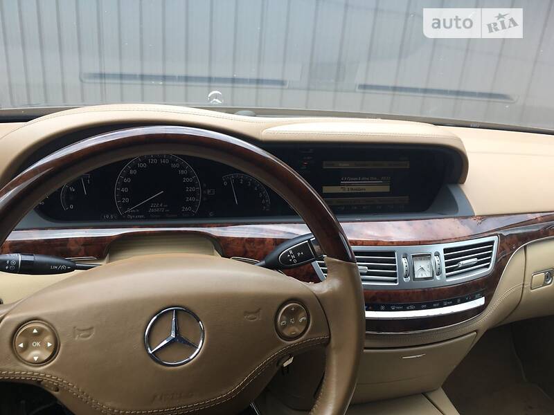 Седан Mercedes-Benz S-Class 2005 в Шептицькому