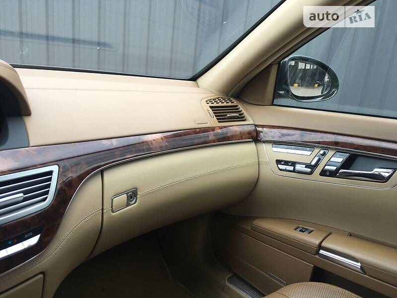 Седан Mercedes-Benz S-Class 2005 в Шептицькому