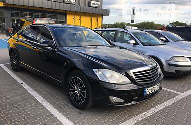 Седан Mercedes-Benz S-Class 2005 в Червонограді