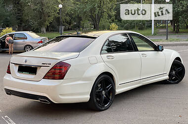 Седан Mercedes-Benz S-Class 2011 в Кривому Розі