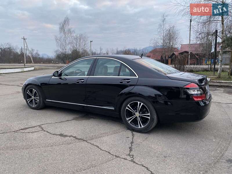 Седан Mercedes-Benz S-Class 2006 в Хусте