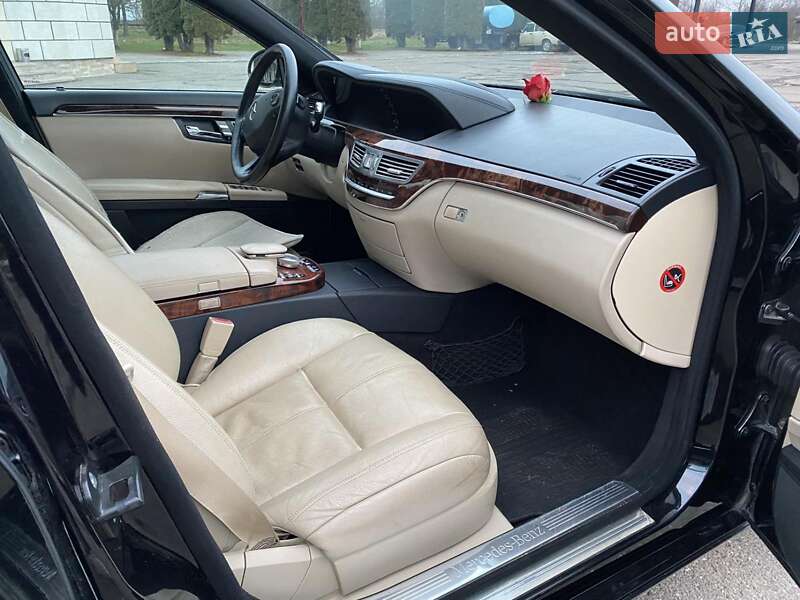 Седан Mercedes-Benz S-Class 2006 в Хусте