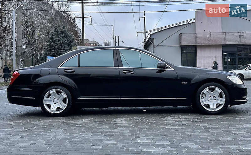 Mercedes-Benz S-Class 2010