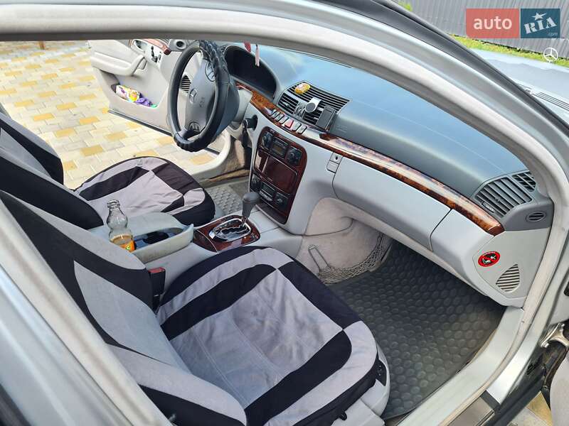 Седан Mercedes-Benz S-Class 2001 в Иршаве