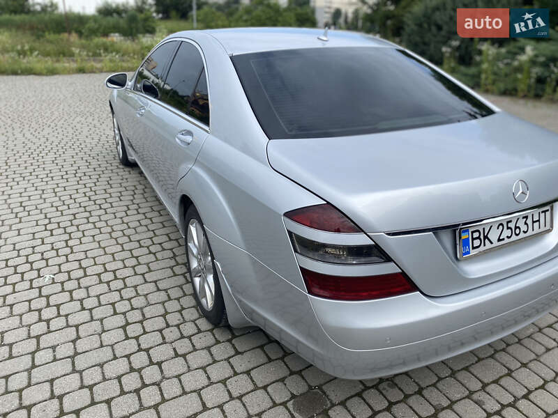 Седан Mercedes-Benz S-Class 2006 в Львові