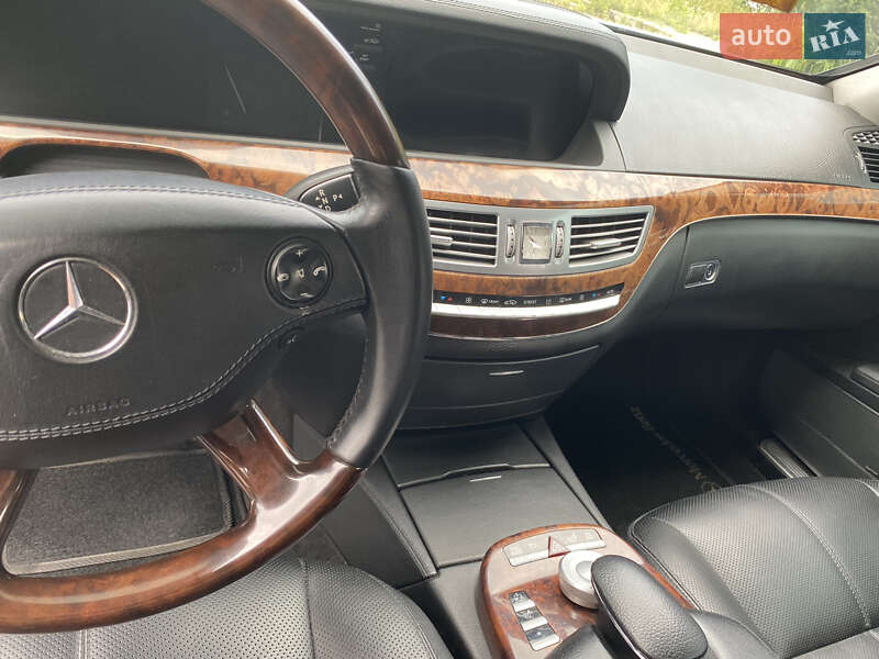 Седан Mercedes-Benz S-Class 2006 в Львові