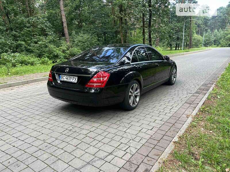 Седан Mercedes-Benz S-Class 2009 в 