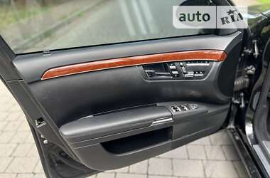 Седан Mercedes-Benz S-Class 2009 в 