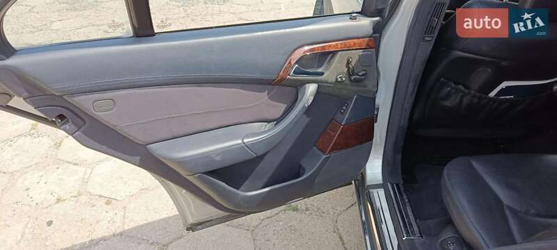 Седан Mercedes-Benz S-Class 2003 в Жовкві