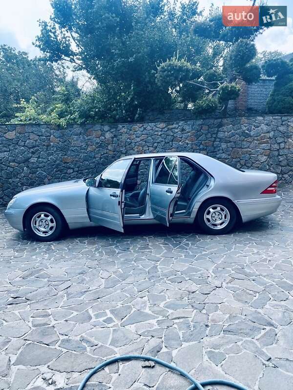 Седан Mercedes-Benz S-Class 1997 в Умані