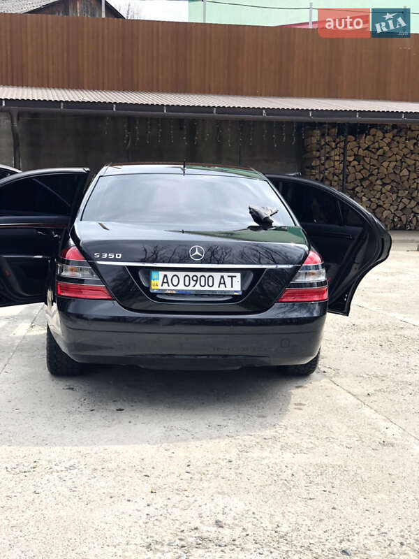 Седан Mercedes-Benz S-Class 2005 в Тячеві