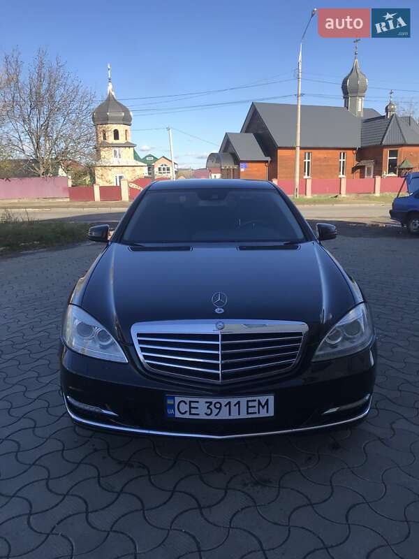 Mercedes-Benz S-Class 2011