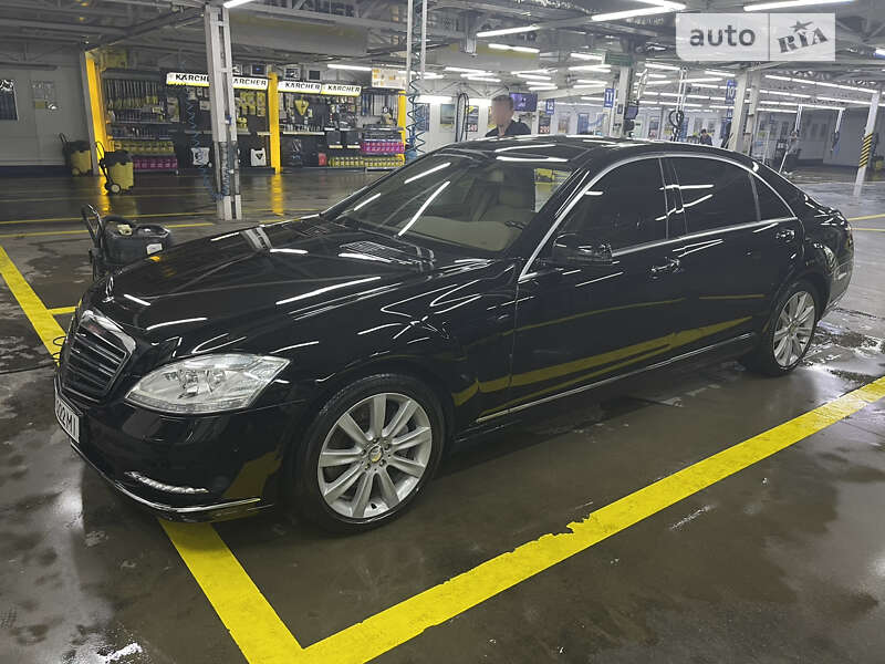 Седан Mercedes-Benz S-Class 2010 в Чернівцях