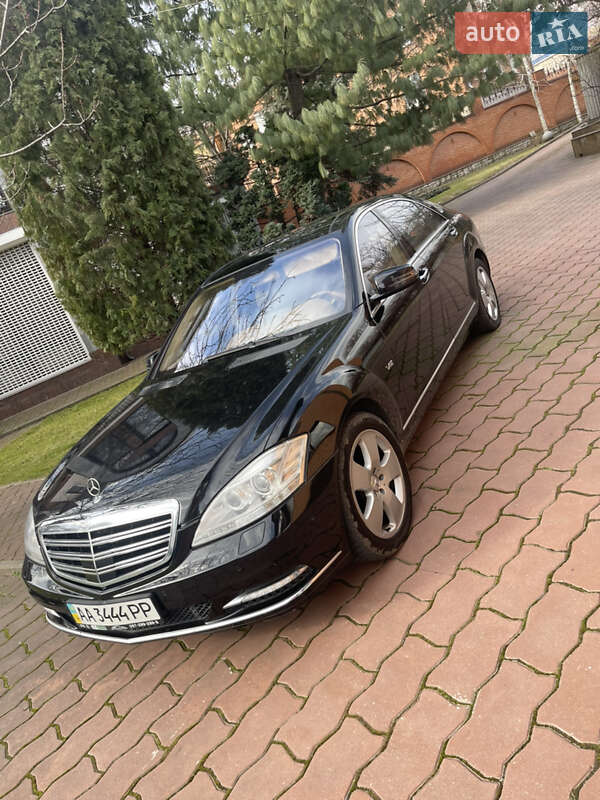 Mercedes-Benz S-Class 2006