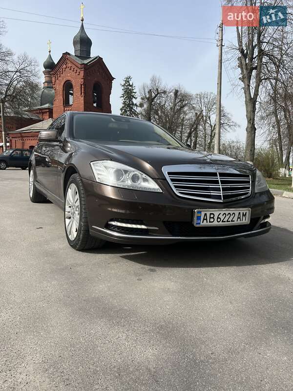 Mercedes-Benz S-Class 2011