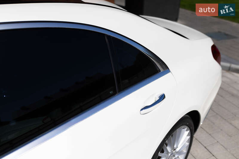 Седан Mercedes-Benz S-Class 2013 в Мукачево