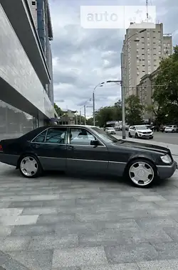 Mercedes-Benz S-Class 1992
