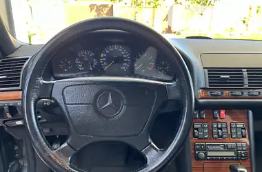 Mercedes-Benz S-Class 1993