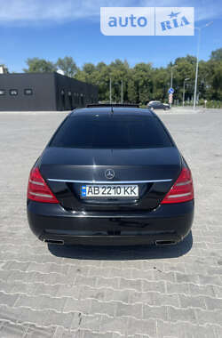 Седан Mercedes-Benz S-Class 2006 в Виннице