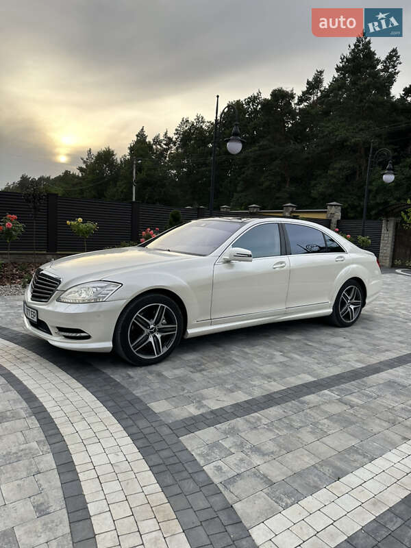 Седан Mercedes-Benz S-Class 2013 в Львові