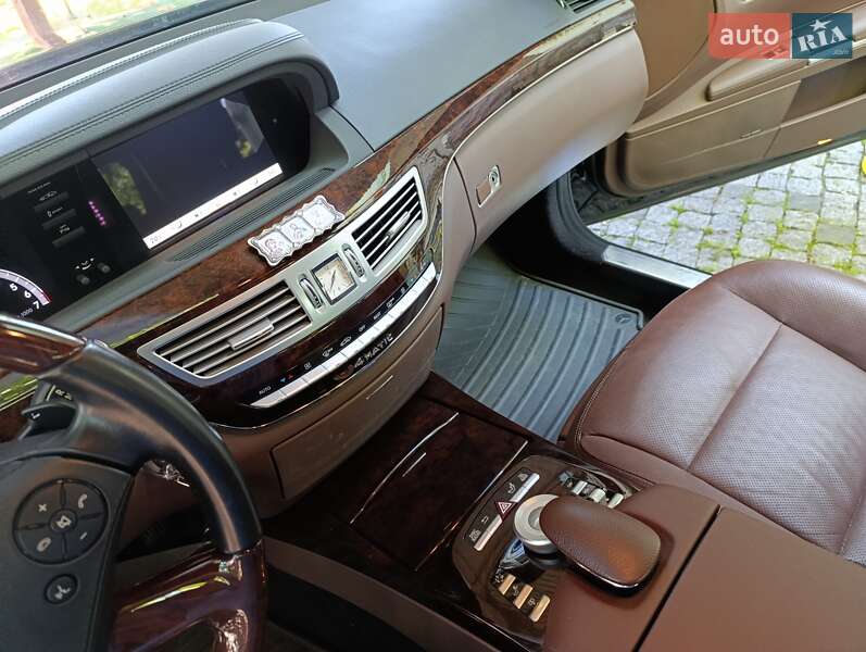Седан Mercedes-Benz S-Class 2010 в Виннице