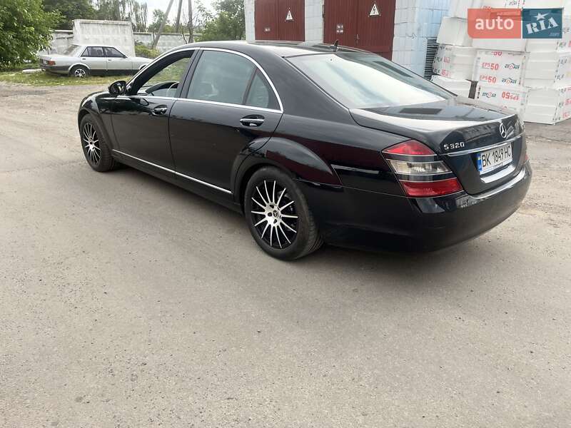 Седан Mercedes-Benz S-Class 2008 в Ровно
