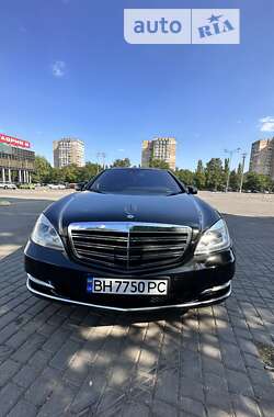 Седан Mercedes-Benz S-Class 2006 в 