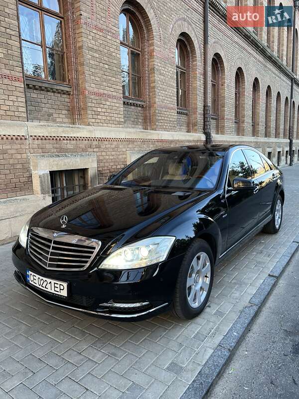 Mercedes-Benz S-Class 2010