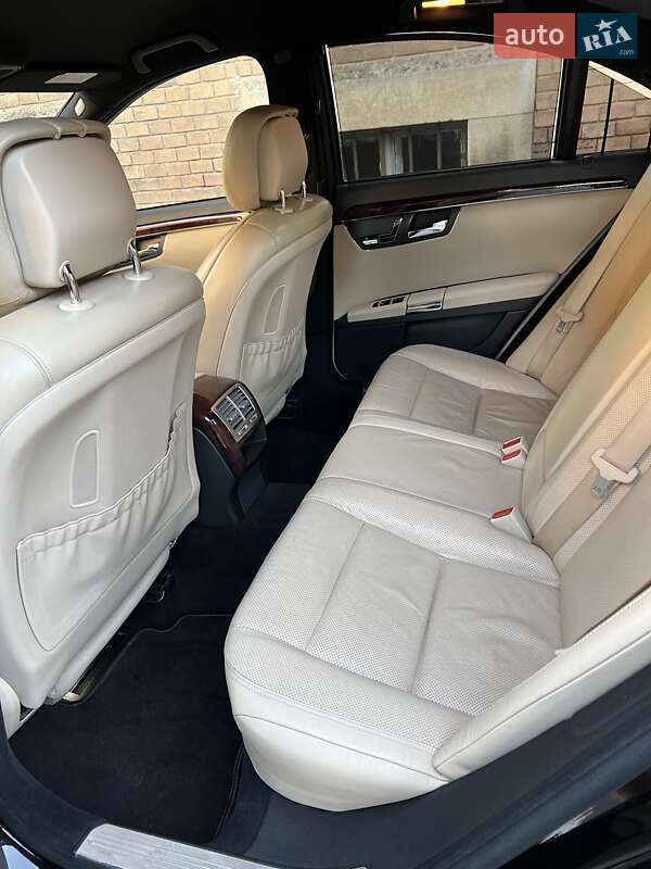 Седан Mercedes-Benz S-Class 2010 в Чернівцях