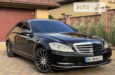 Седан Mercedes-Benz S-Class 2012 в Рівному