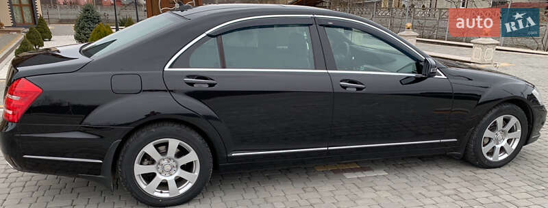 Седан Mercedes-Benz S-Class 2013 в Косове