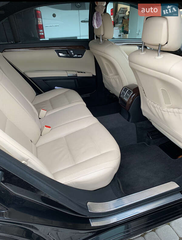 Седан Mercedes-Benz S-Class 2013 в Косове