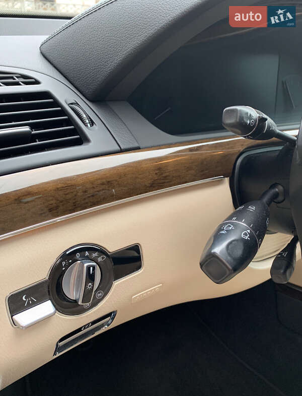 Седан Mercedes-Benz S-Class 2013 в Косове