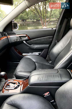Седан Mercedes-Benz S-Class 2005 в 