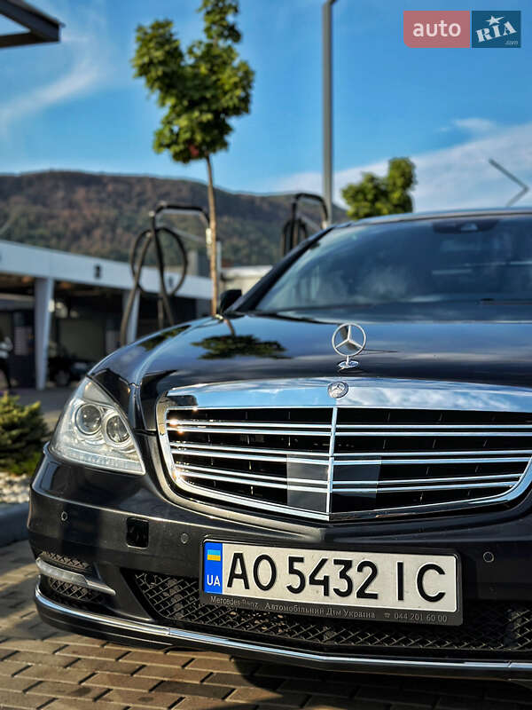 Седан Mercedes-Benz S-Class 2012 в Хусте