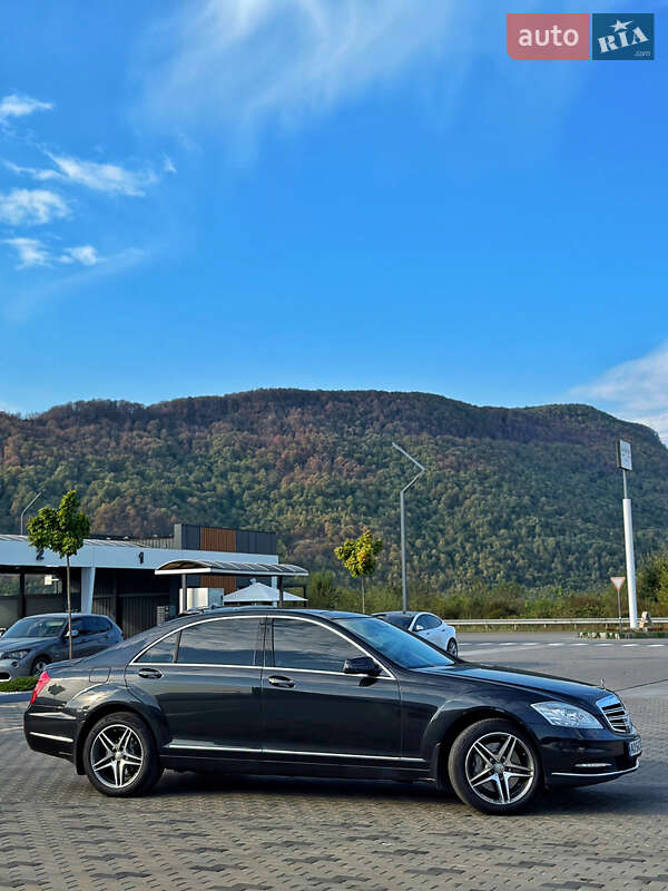 Седан Mercedes-Benz S-Class 2012 в Хусте