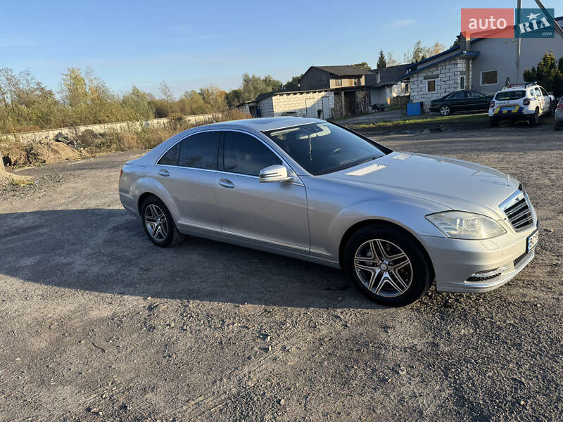 Седан Mercedes-Benz S-Class 2010 в Львові