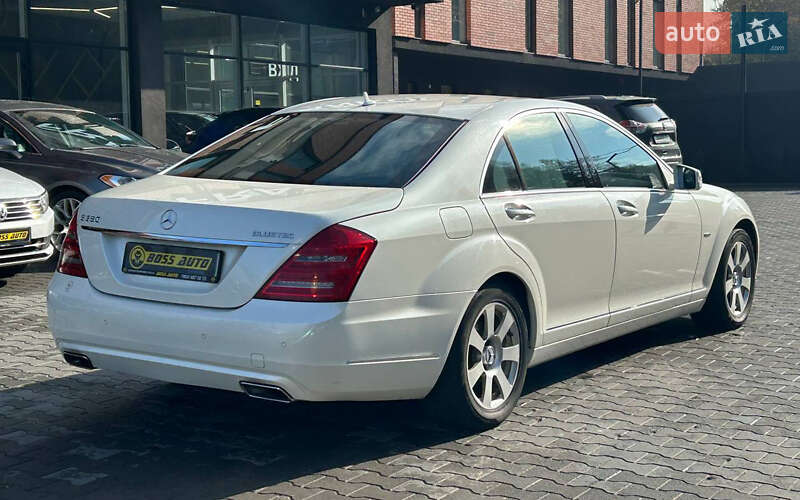 Седан Mercedes-Benz S-Class 2011 в Чернівцях