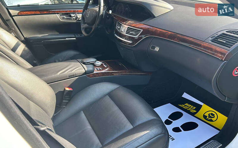 Седан Mercedes-Benz S-Class 2011 в Чернівцях