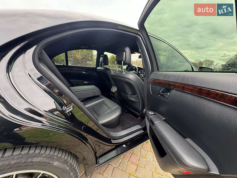 Седан Mercedes-Benz S-Class 2010 в Чернівцях