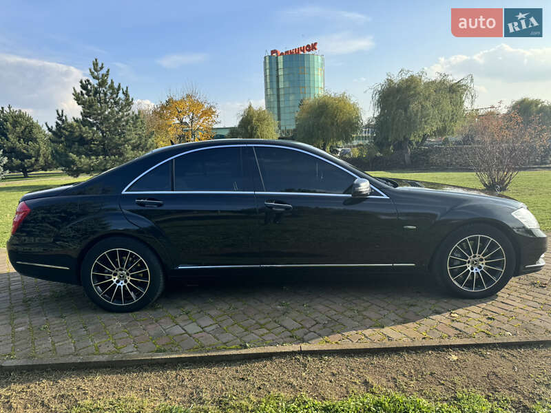 Седан Mercedes-Benz S-Class 2010 в Чернівцях