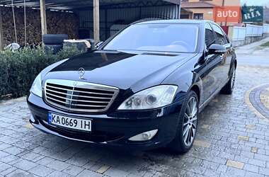 Седан Mercedes-Benz S-Class 2006 в Звягеле