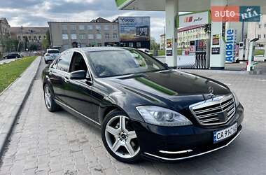 Седан Mercedes-Benz S-Class 2009 в Умані