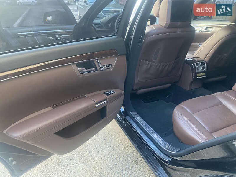 Седан Mercedes-Benz S-Class 2010 в Львове