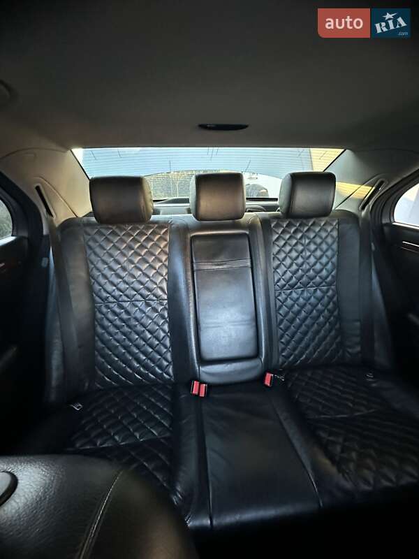 Седан Mercedes-Benz S-Class 2006 в Сарнах