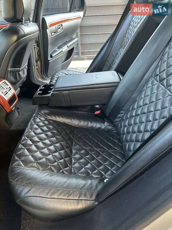 Седан Mercedes-Benz S-Class 2006 в Сарнах