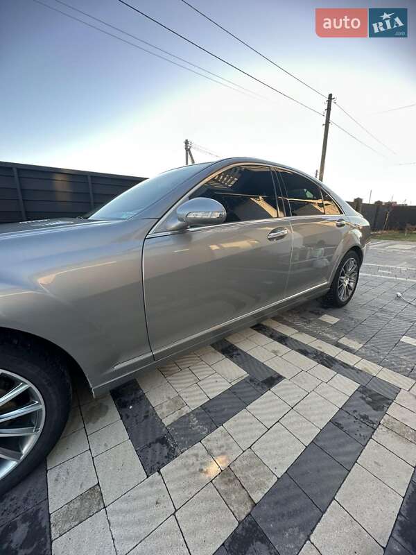 Седан Mercedes-Benz S-Class 2006 в Сарнах