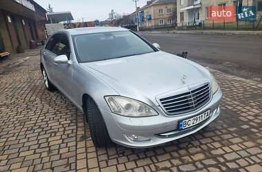 Седан Mercedes-Benz S-Class 2006 в Деражне