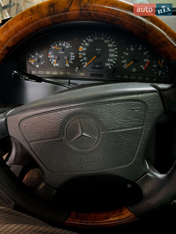 Седан Mercedes-Benz S-Class 1995 в Гостомеле